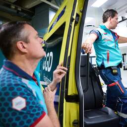 Ambulancepersoneel krijgt 15 procent meer loon en betere werk-privébalans