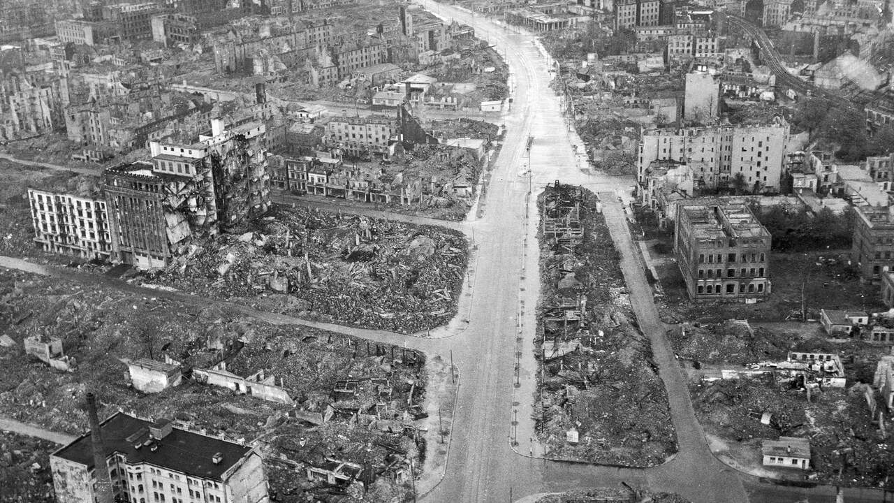 The destruction of Hamburg in pictures.
