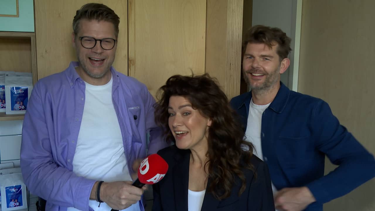 Beeld uit video: Merel Westrik maakt comeback bij De Coen & Sander Show