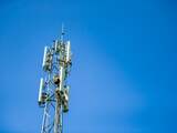 Weer Rotterdamse zendmast vernield: brandsporen en doorgesneden kabels