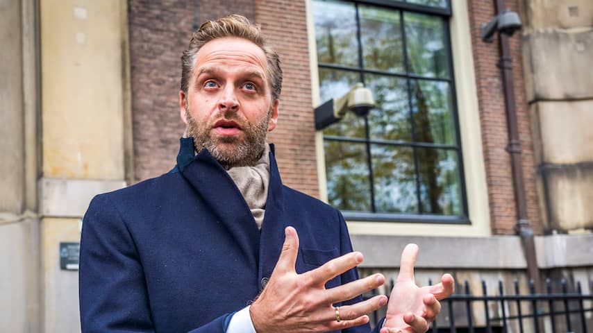Coronapas en mondkapjes straks op meer plekken verplicht, vaker thuiswerken