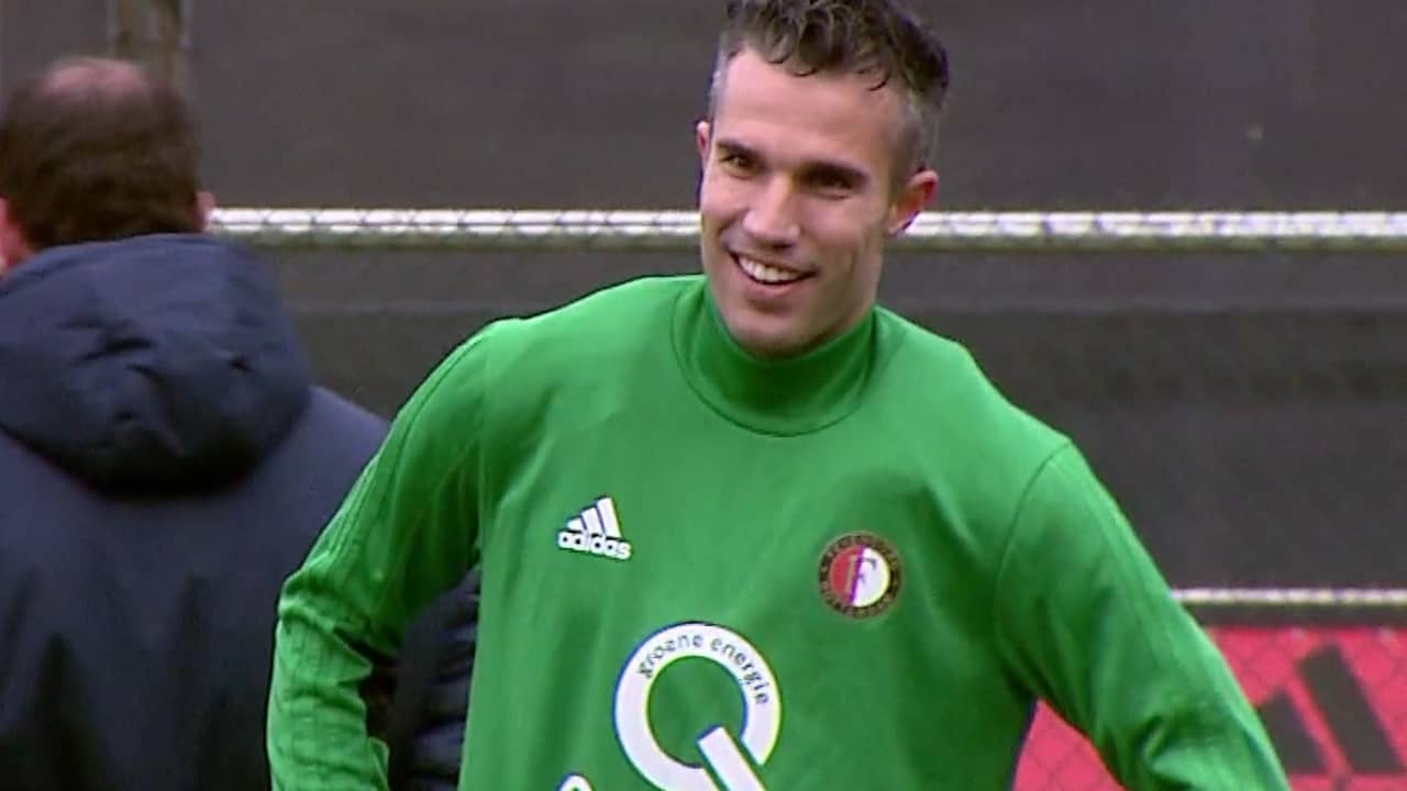 Beeld uit video: Van Persie traint voor het eerst mee met Feyenoord