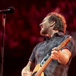 Concert Pearl Jam in Amsterdam gaat door na stemproblemen Eddie Vedder