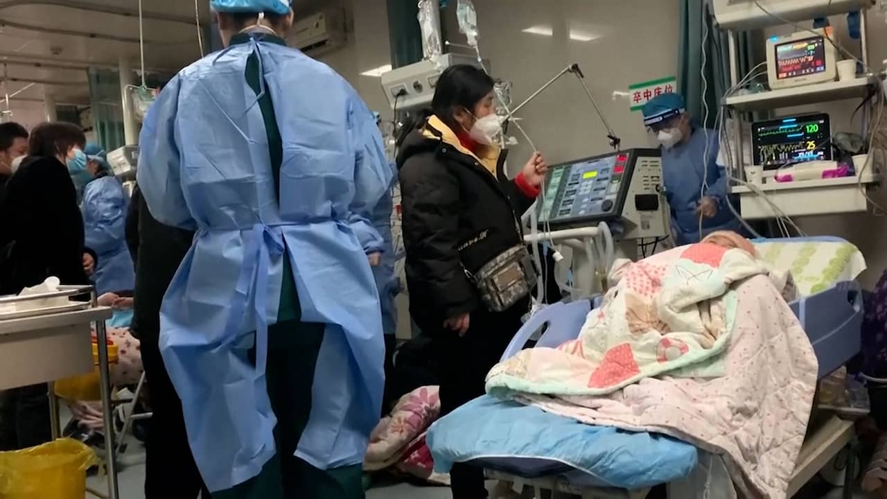 Beeld uit video: Overvolle ziekenhuizen in Chinese steden door corona-uitbraak