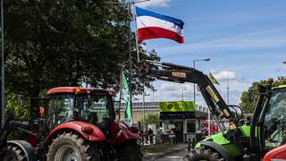 Waarom de protesterende boeren de vlag op z'n kop houden
