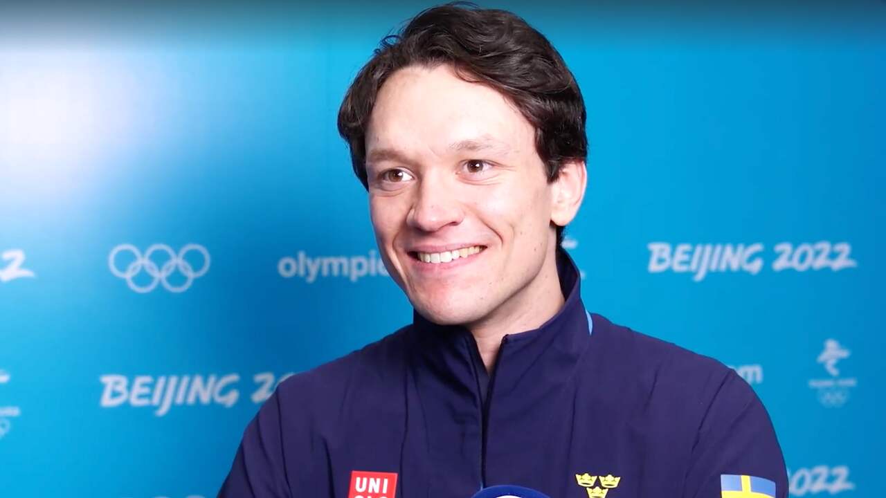 Beeld uit video: Van der Poel dankt Roest voor 'spannendste 5.000 meter in jaren'