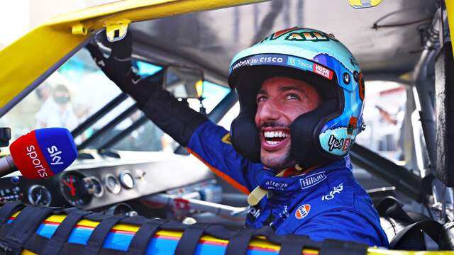 Ricciardo geldt als een grote fan van Earnhardt en rijdt daarom ook met diens legendarische startnummer 3.