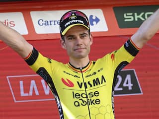 Van Aert (30) blijft door 'uniek' contract rest van wielercarrière bij Visma