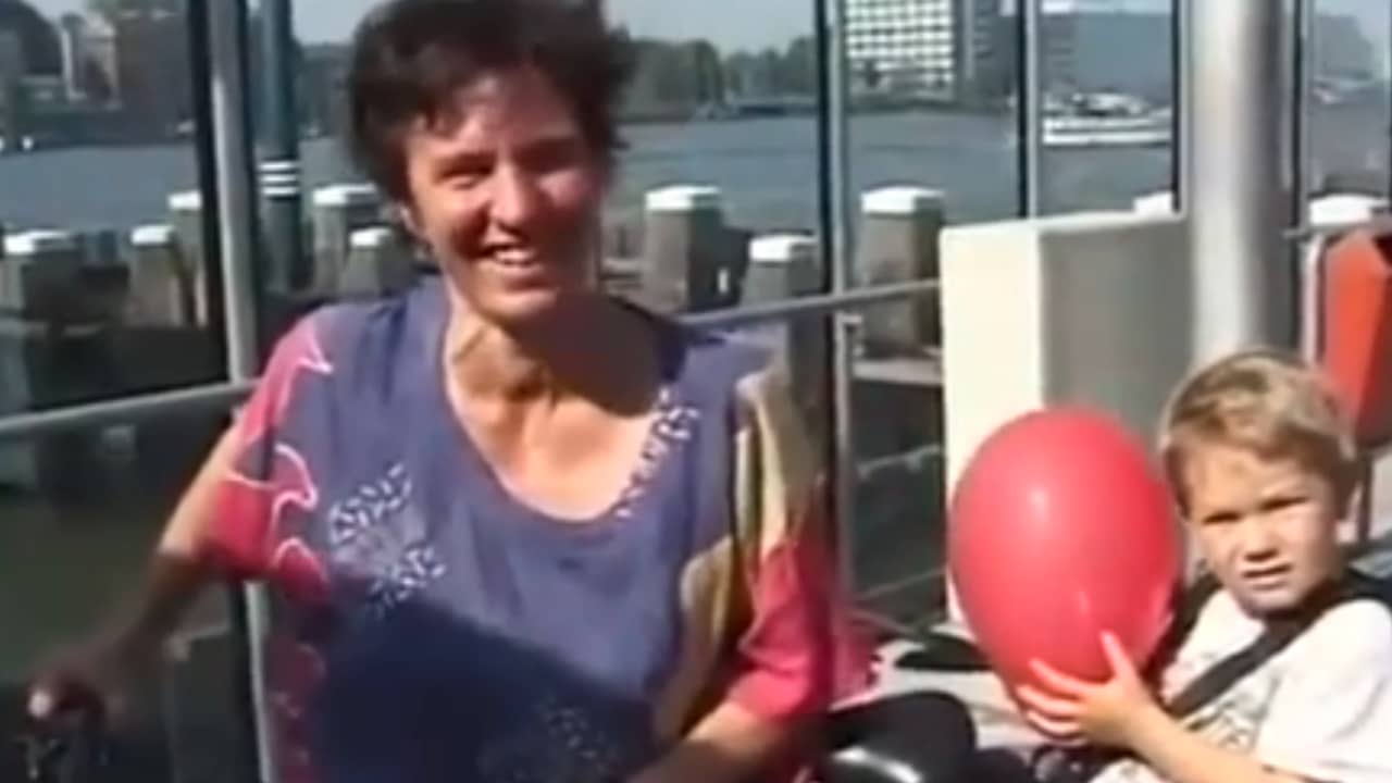 Beeld uit video: Zo dacht men in 1999 over mobiele telefoons