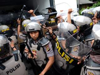 Indonesische politie arresteert 141 mannen bij inval in homoclub Jakarta