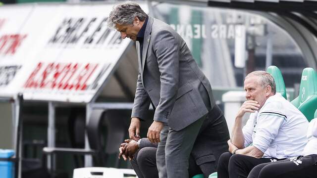 ADO Den Haag-trainer Ruud Brood reageert verslagen op de degradatie van zijn ploeg.
