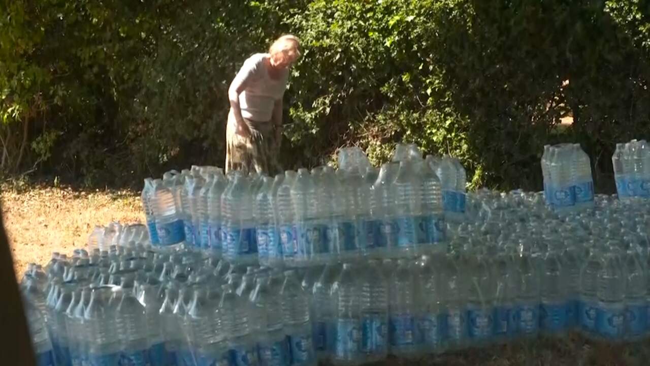 Beeld uit video: Brits waterbedrijf deelt flessen water uit vanwege storing