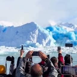 Video | Toeristen zien enorme ijsberg kantelen in Argentinië