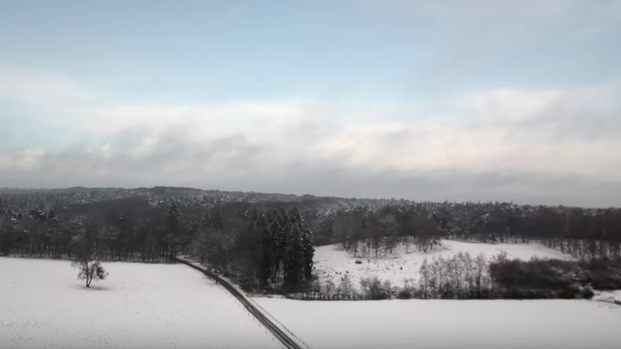 Beeld uit video: Drone toont mooi sneeuwlandschap Veluwezoom