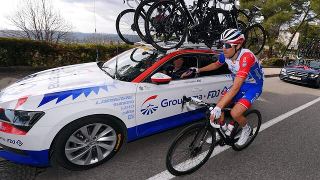 Thibaut Pinot is niet fit genoeg om in mei mee te doen aan de Giro d'Italia.