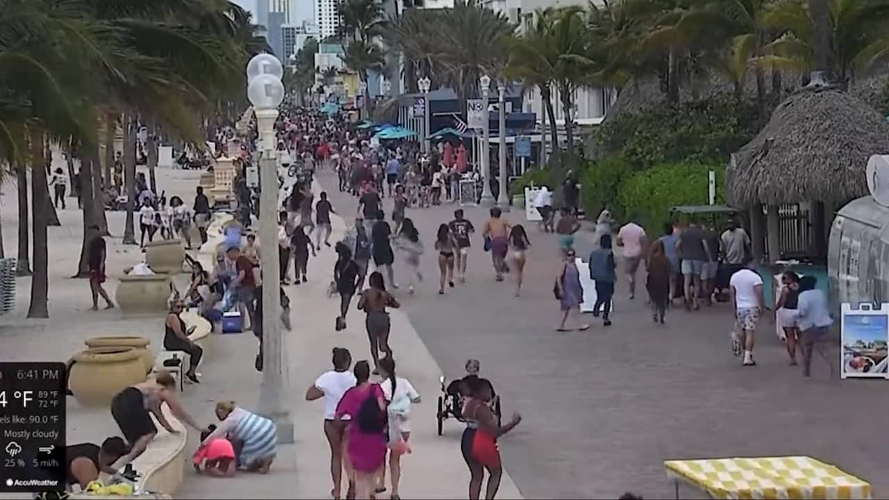 Beeld uit video: Amerikanen rennen in paniek over boulevard na schietpartij