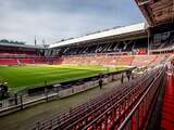 PSV Fans United onthult nieuw zeildoek in Philips Stadion met clubhelden van PSV