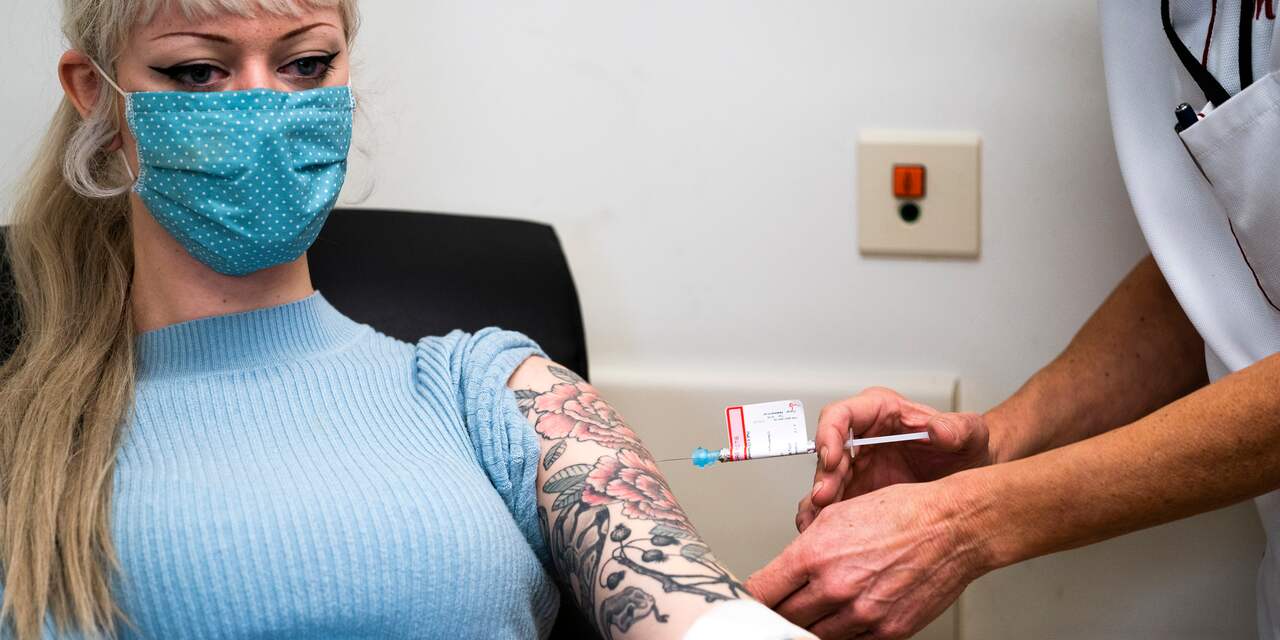 Meeste vaccintwijfelaars bij twijfeltelefoon staan alsnog open voor vaccin