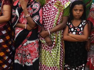 NUcheckt: Kreeg een jonge Indiase stokslagen na verkrachting door haar vader?