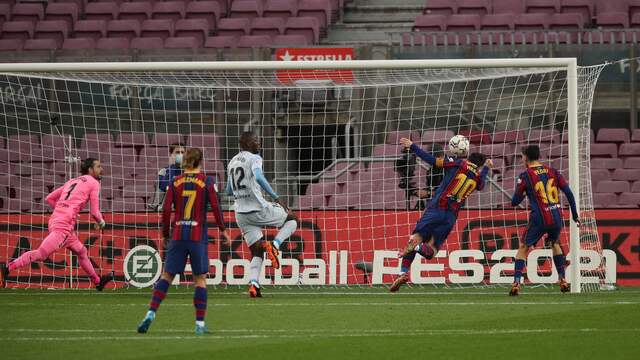Lionel Messi tekende met het hoofd voor zijn recorddoelpunt.