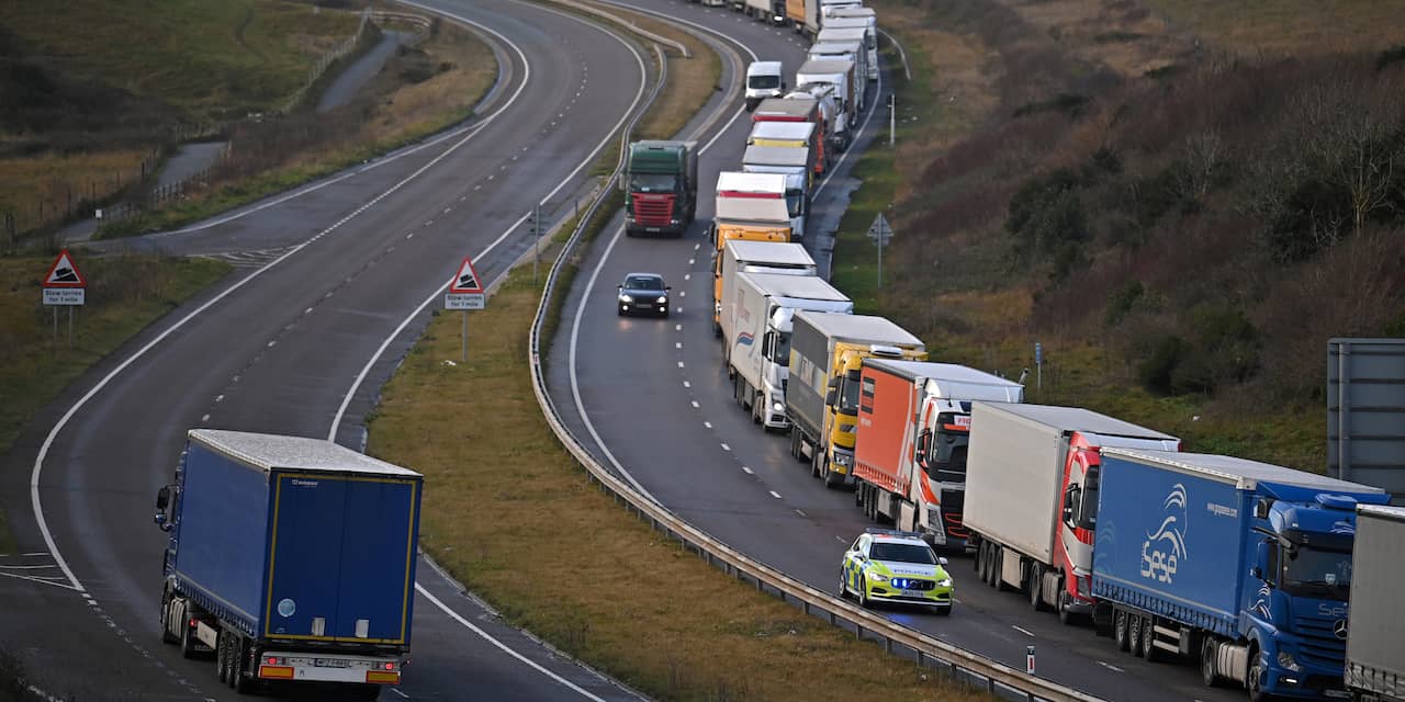 Grens tussen VK en Frankrijk weer open voor vrachtverkeer