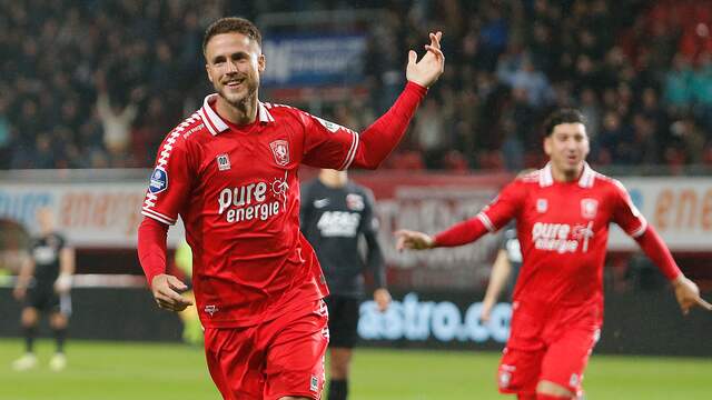 Ricky van Wolfswinkel opende al na 31 seconden de score in Enschede.
