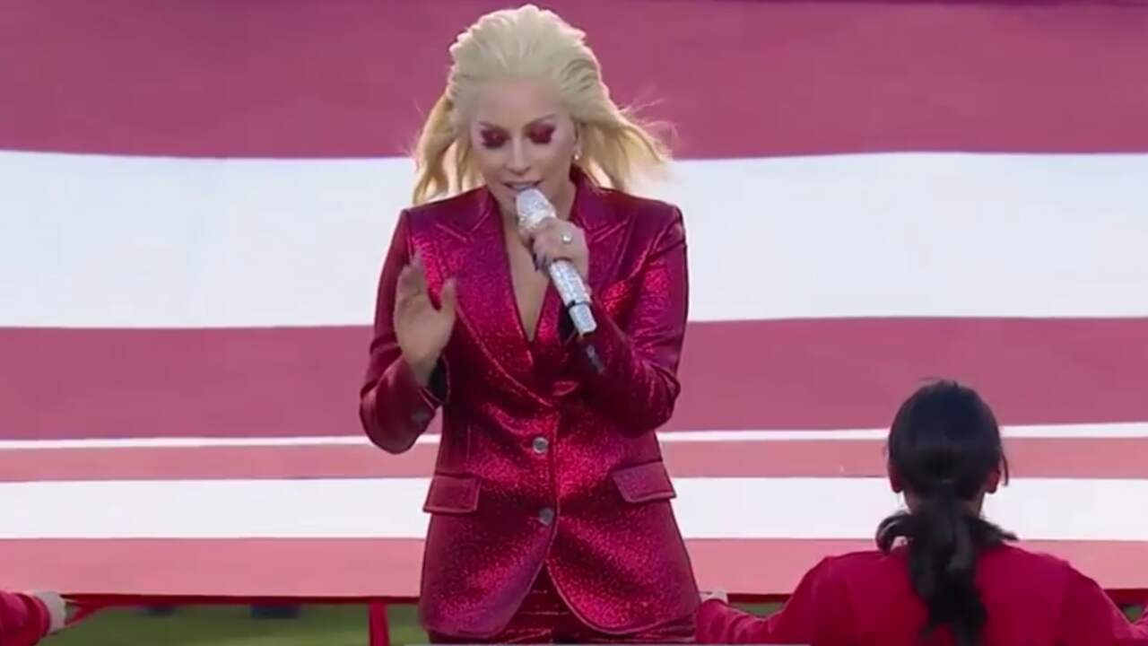 Lady Gaga zingt volkslied tijdens Super Bowl