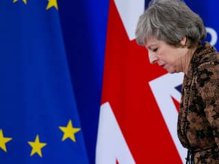 Brits Lagerhuis keurt Brexit-deal af, uittreding zonder akkoord stap dichterbij