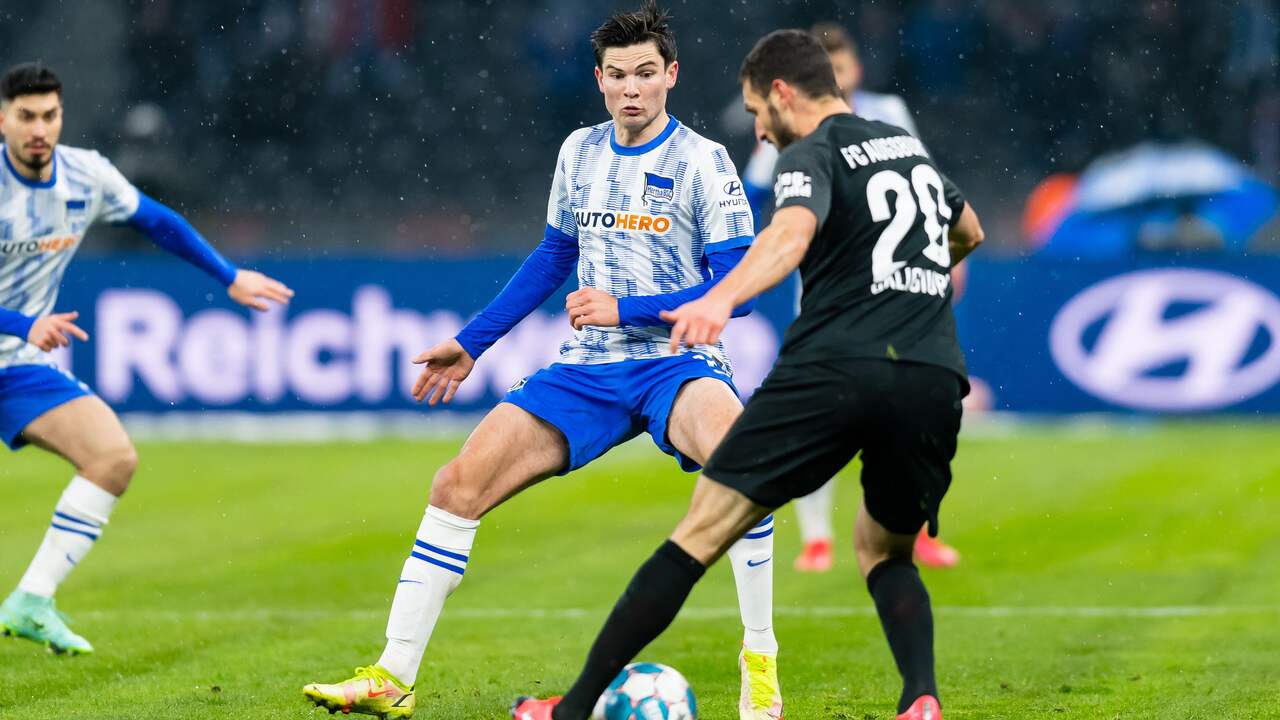Jurgen Ekkelenkamp speelde de eerste 67 minuten met Hertha BSC tegen FC Augsburg.