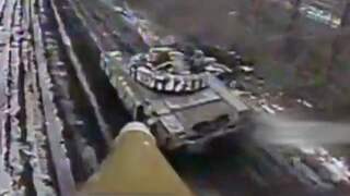 Oekraïense kamikazedrone filmt eigen aanval op Russische tank