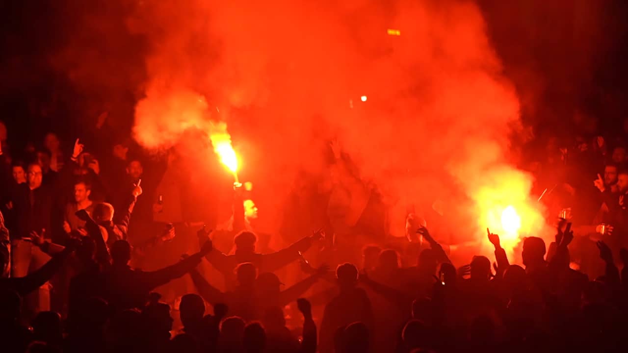 Beeld uit video: Duizenden fans Go Ahead Eagles feesten na promotie club