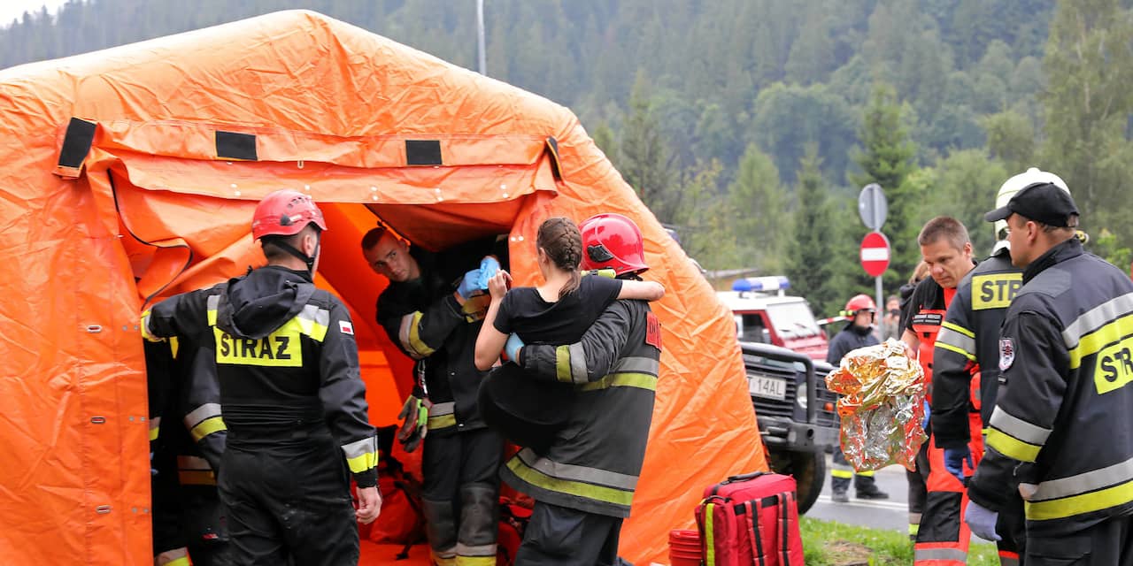 Hulpdiensten op zoek naar vijf vermisten na zwaar onweer in Poolse bergen