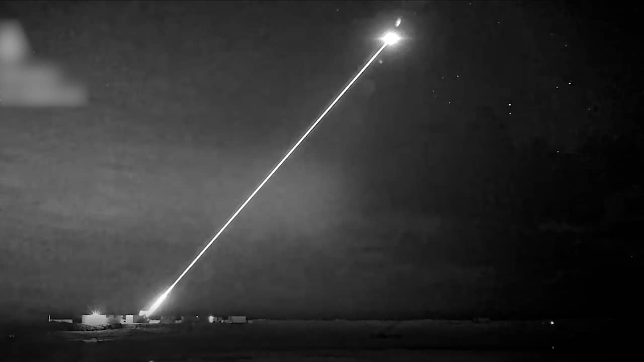 Beeld uit video: Nieuwe beelden van Britse test tonen precisie militair laserwapen