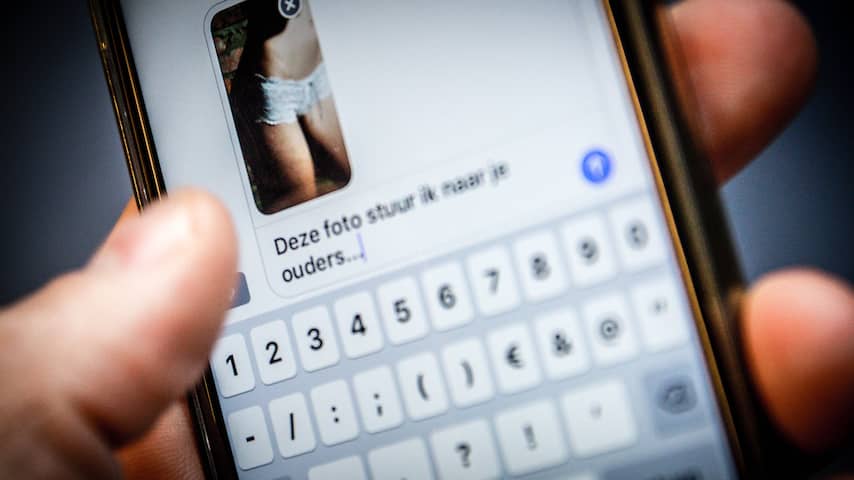 Politie roept tieners op helemaal te stoppen met sexting
