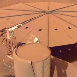 NASA laat Marslander enkele weken langer bevingen vaststellen