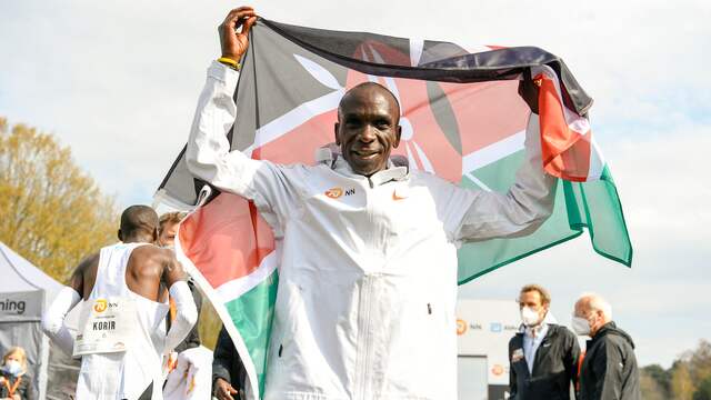 Eliud Kipchoge was de beste op Twente Airport.