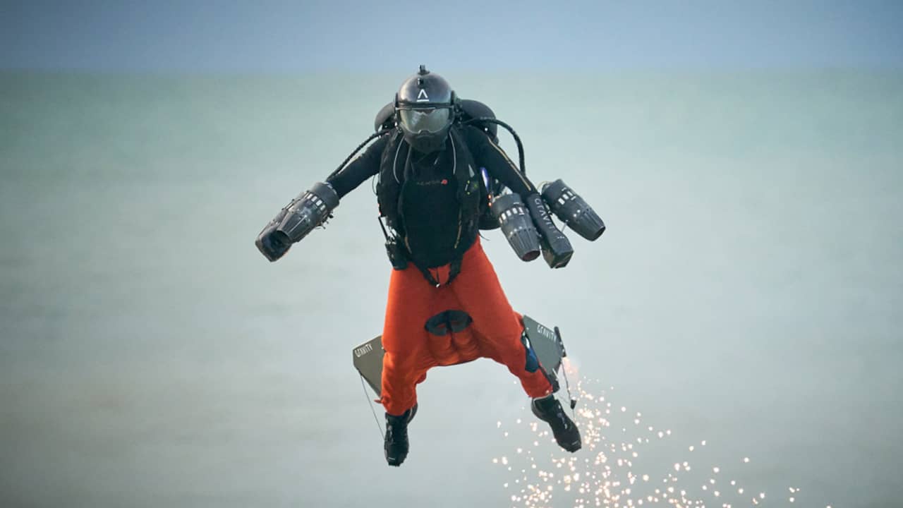 Brit breekt eigen snelheidsrecord met zelfgemaakte jetpack