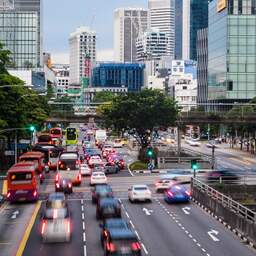 In Singapore is autorijden alleen voor rijken: vergunning kost 100.000 euro