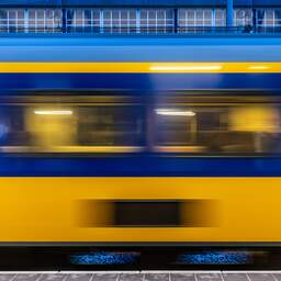 Zeeland tot maandag afhankelijk van één trein per uur vanwege defect spoor
