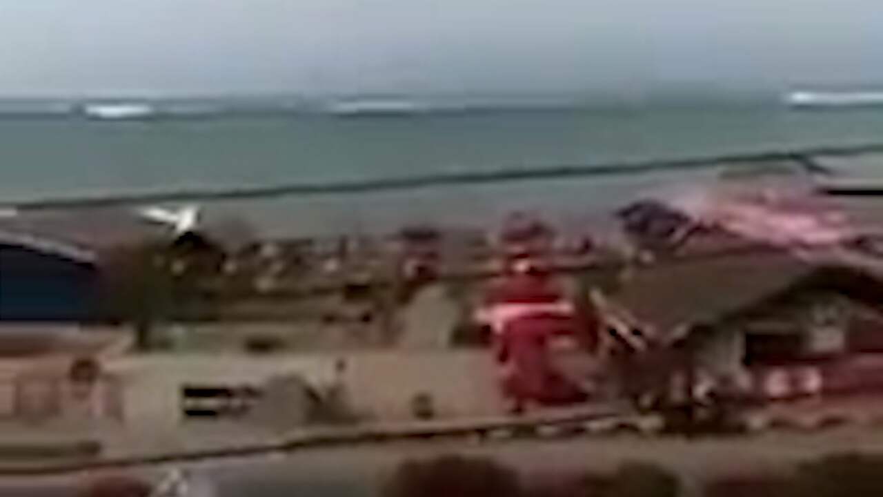 Indonesiër ziet tsunami komen en waarschuwt voetgangers