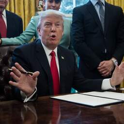 Trump tekent decreet om Obamacare te wijzigen