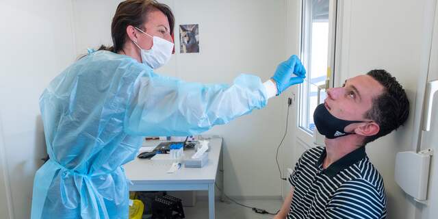 Jens (23) krijgt volgende week zijn honderdste coronatest