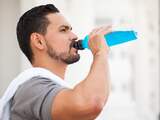 Dit doen sportdrankjes met je mondgezondheid