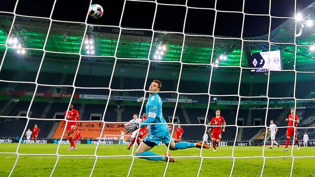 Manuel Neuer incasseerde drie doelpunten tegen Borussia Mönchengladbach.