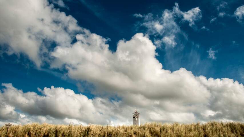 Wolken partijen boven Noordwijk