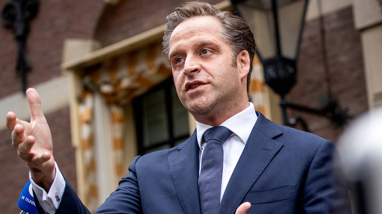 Beeld uit video: De Jonge over AstraZeneca-weigeraars: 'Levert geen vertraging op'