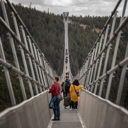 Tsjechië opent 's werelds langste hangbrug voor voetgangers