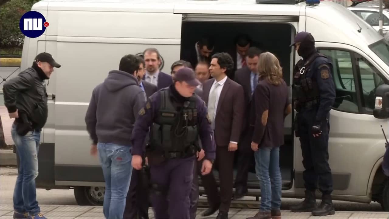 Beeld uit video: Turkse soldaten die tijdens couppoging land uit vluchtten niet uitgeleverd