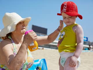NUcheckt: Kan zonnebrandcrème kanker veroorzaken?