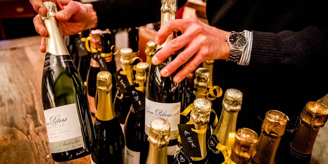 Thuisdrinkers zorgen voor recordverkoop flessen champagne